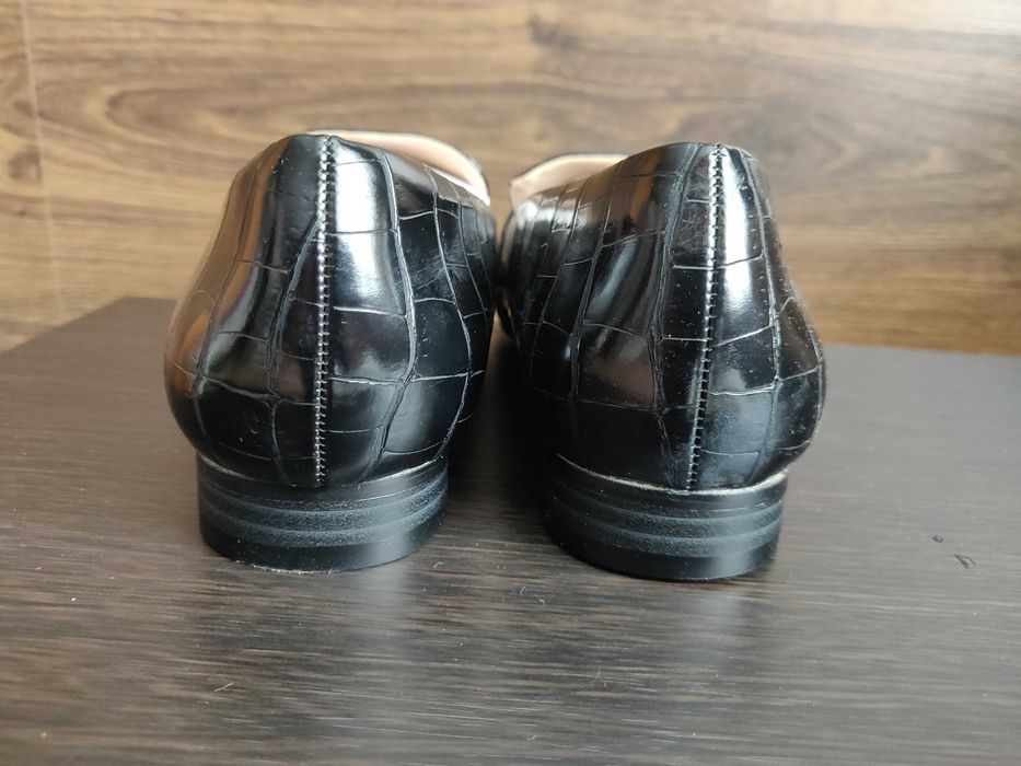 Лоферы Zara р. 37, стелька 24,5 см. под крокодилову кожу, новые