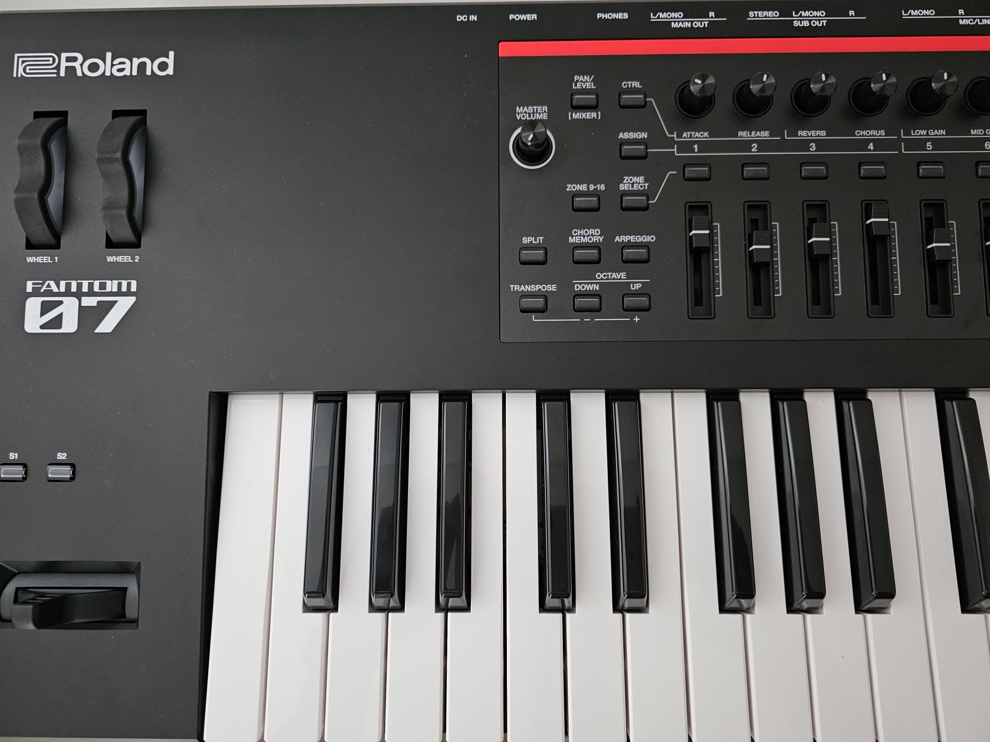 Vendo Roland Fantom 07