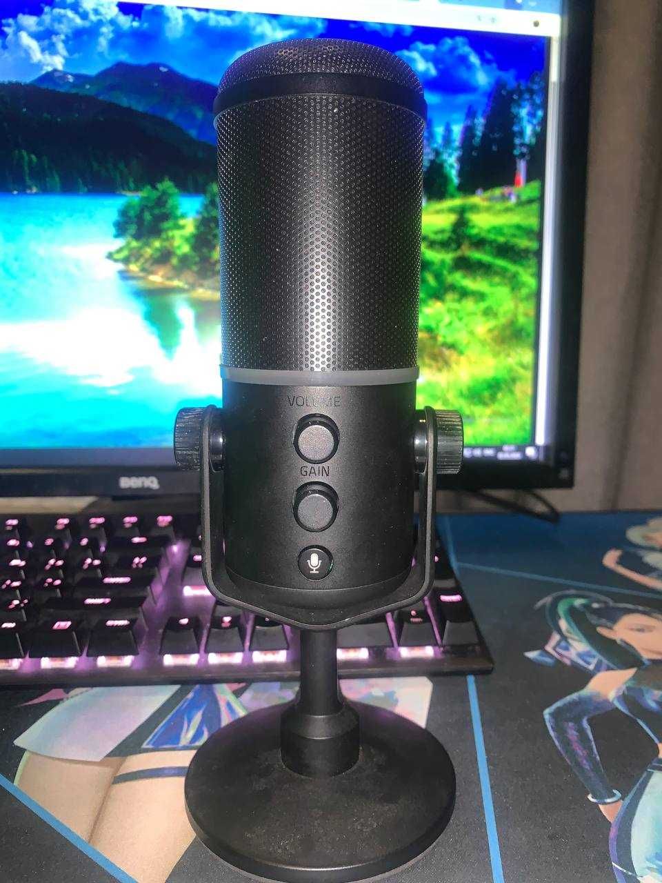 Мікрофон Razer Seiren Elite.