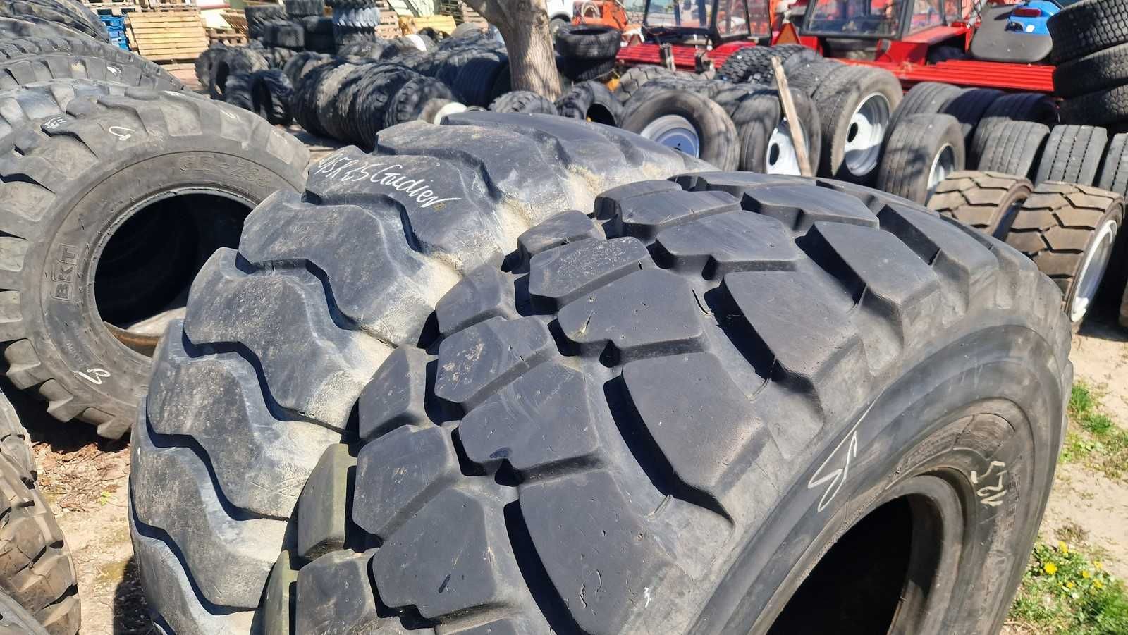20.5R25 20.5-25 Goodyear Bridgestone 80% bieżnik bez napraw