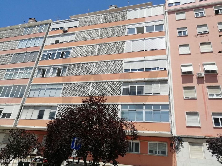 T1 na Av. Roma com elevador