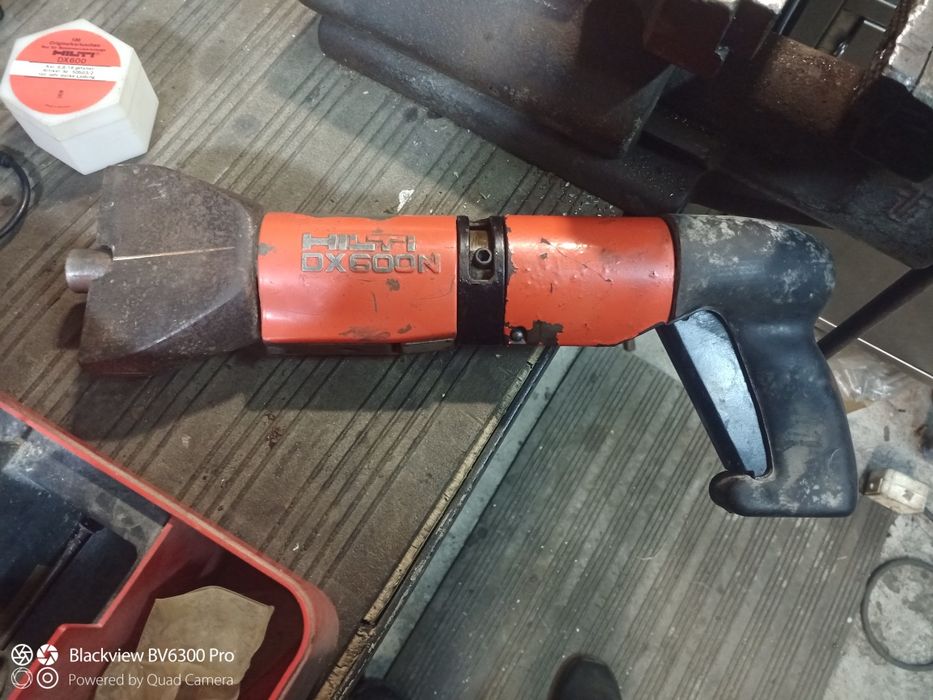 Osadzak Hilti dx600