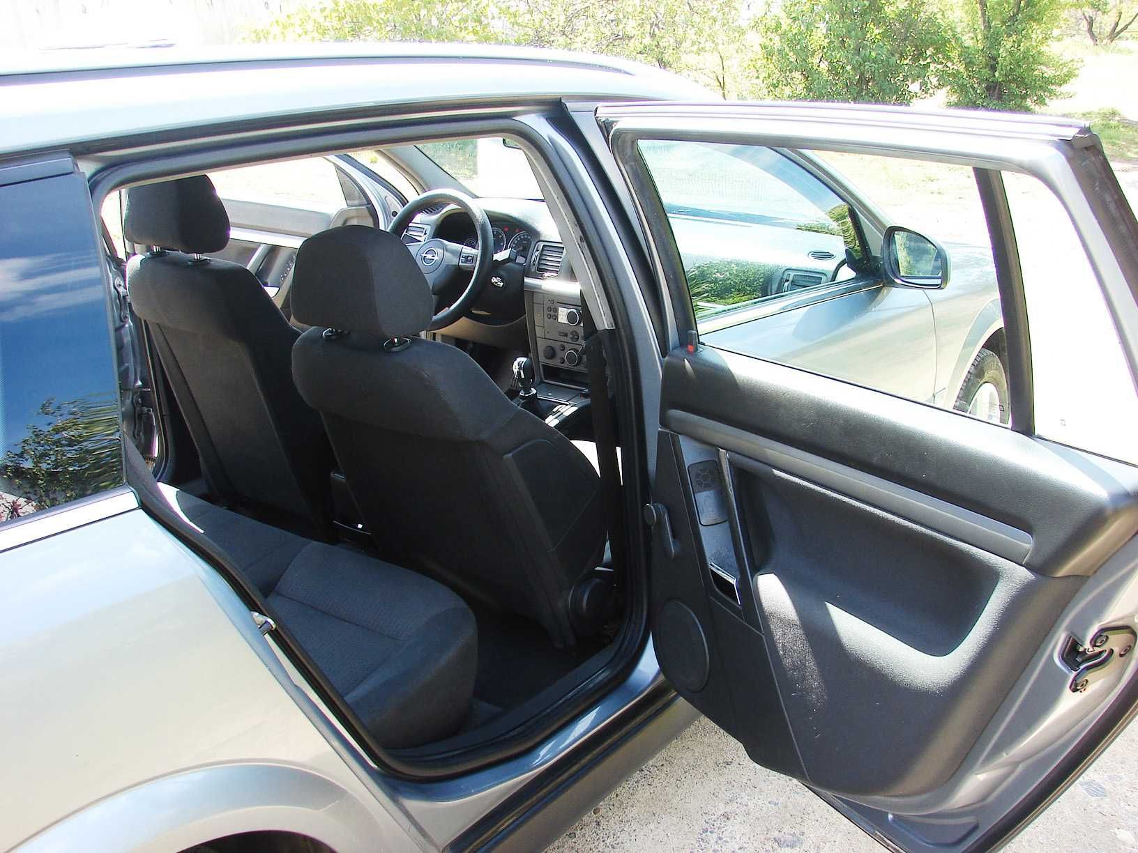 Opel Vectra C 1.9 CDTi механика 6-ст 2006 год