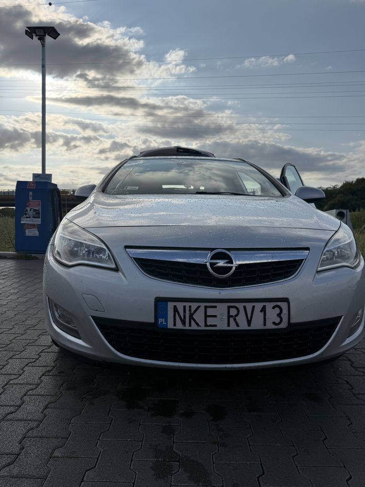 Opel Astra J 2011, 1.7 CDTI