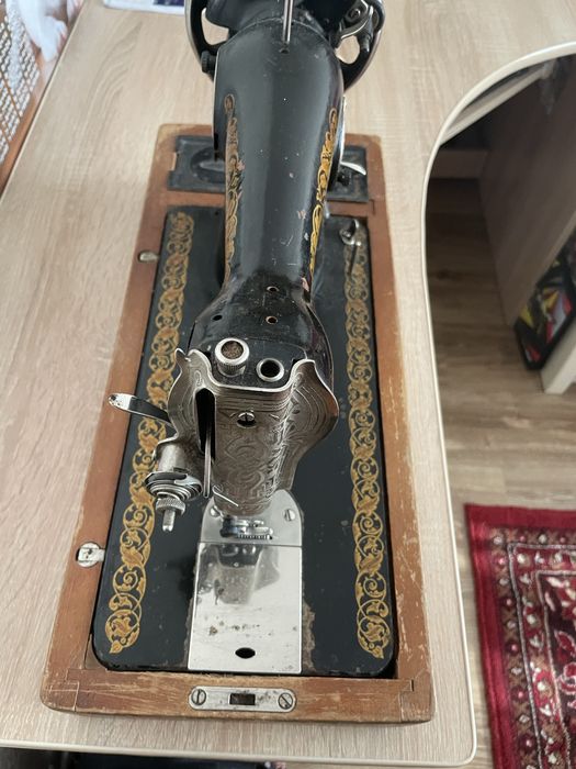 Швейная машинка механическая