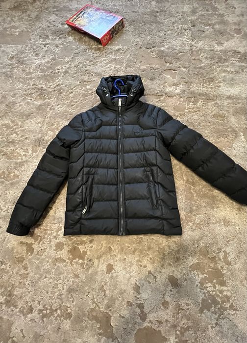 Продам зимову куртку BOSS