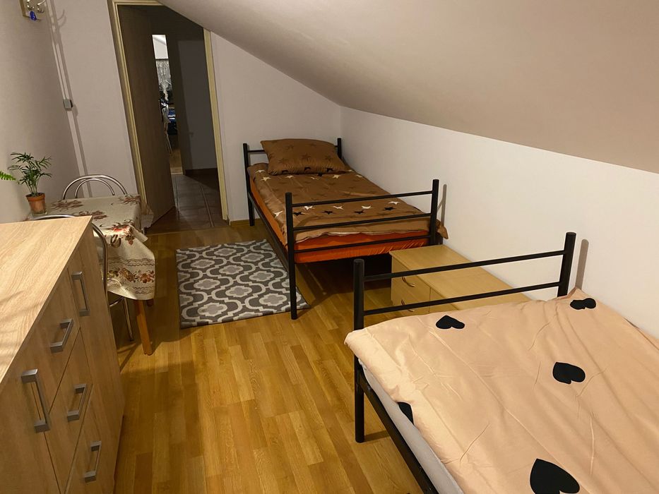 Noclegi pracownicze A4 Bolesławiec, Amazon, LSEE Krzywa, Action,