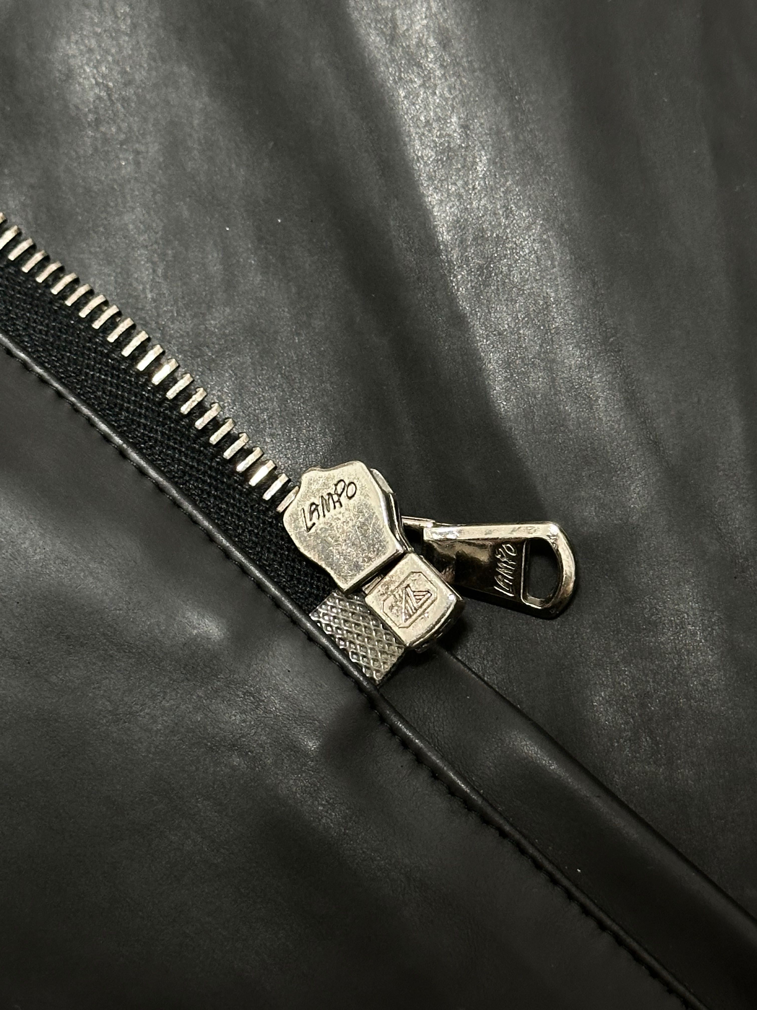 Куртка глянцевая emporio Armani ХЛ размер