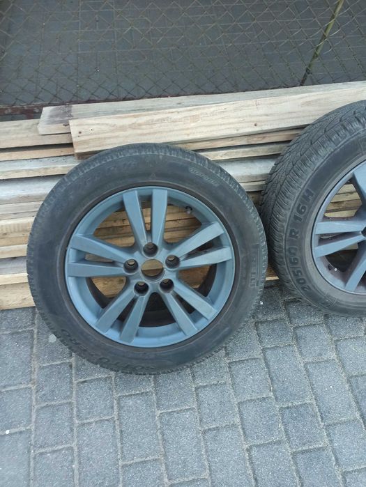 Toyota avensis  t27 alufelgi z oponami zima
