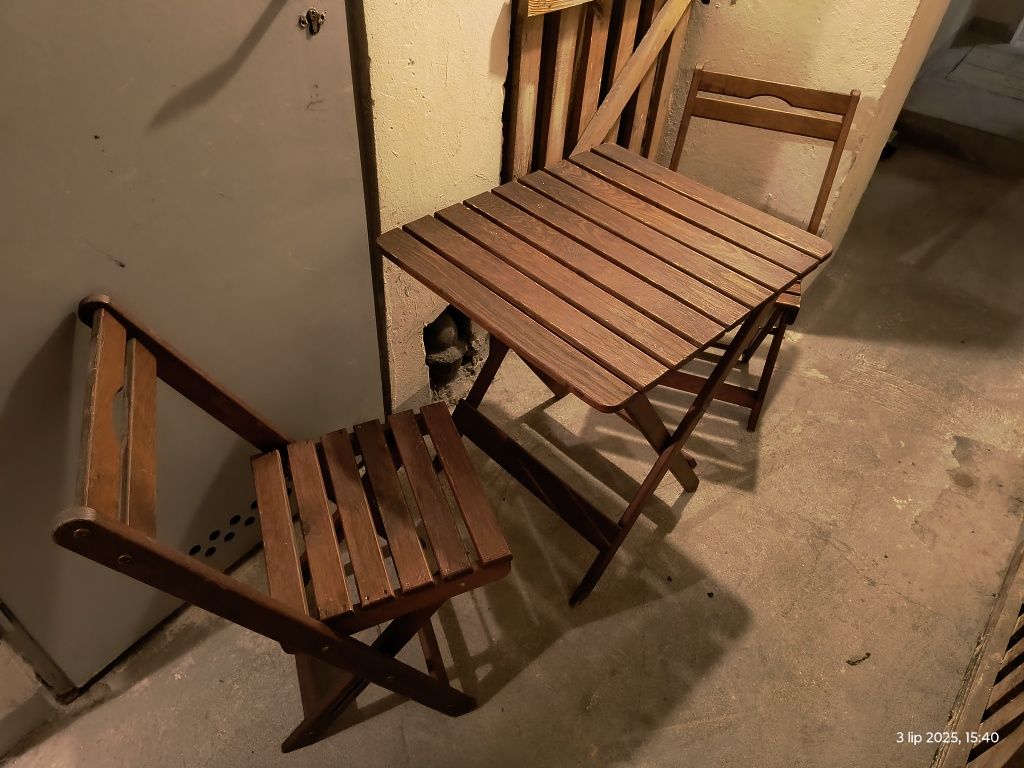 Stolik i 2 krzesła drewniane