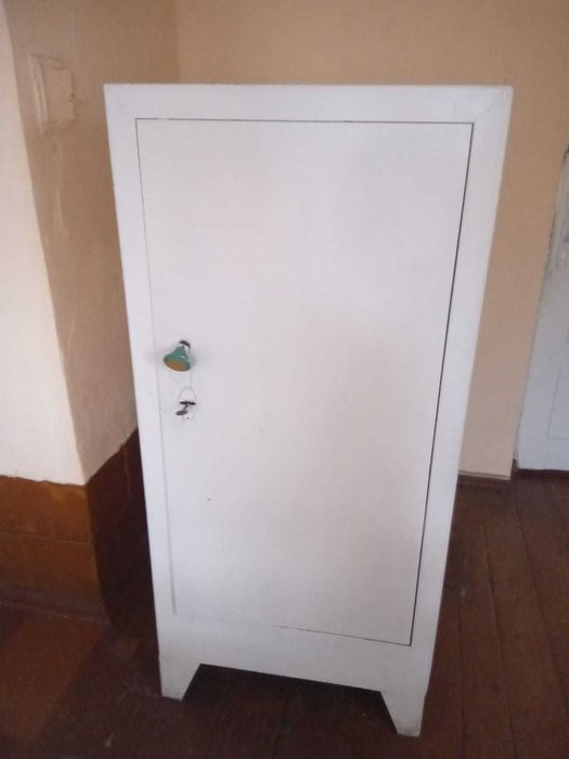 Сейф стальний на документи або зброю.