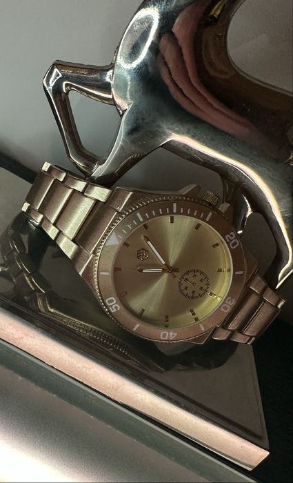 Zegarek złoty Bershka unisex nowy!