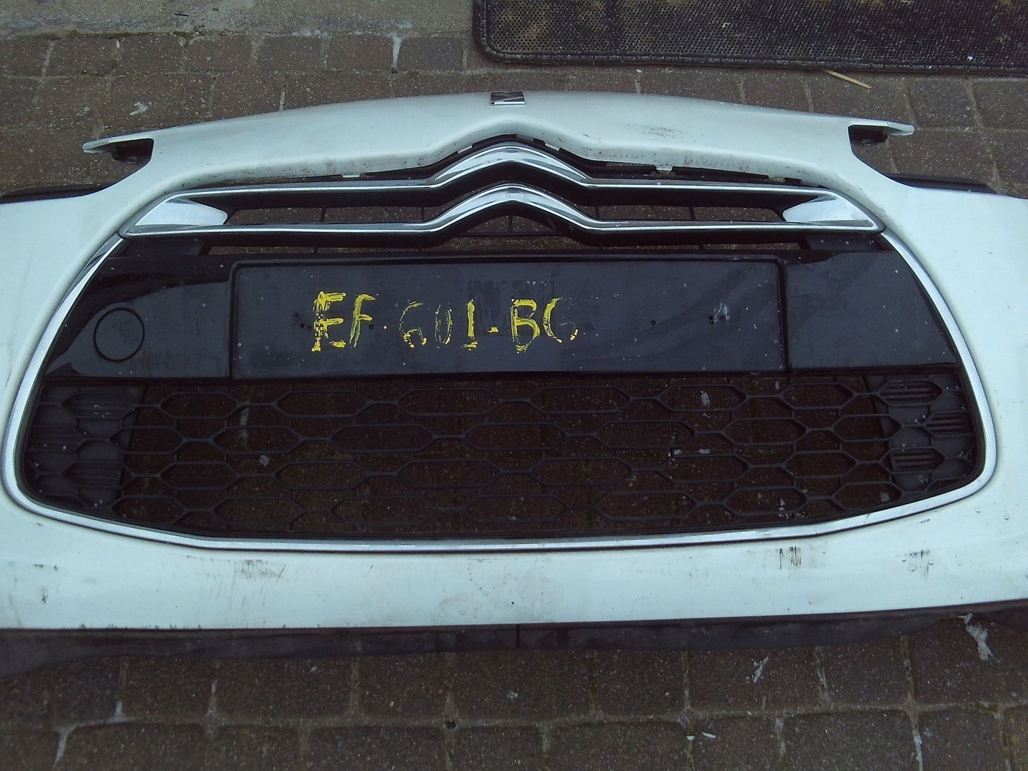 ZDERZAK CITROEN DS3
