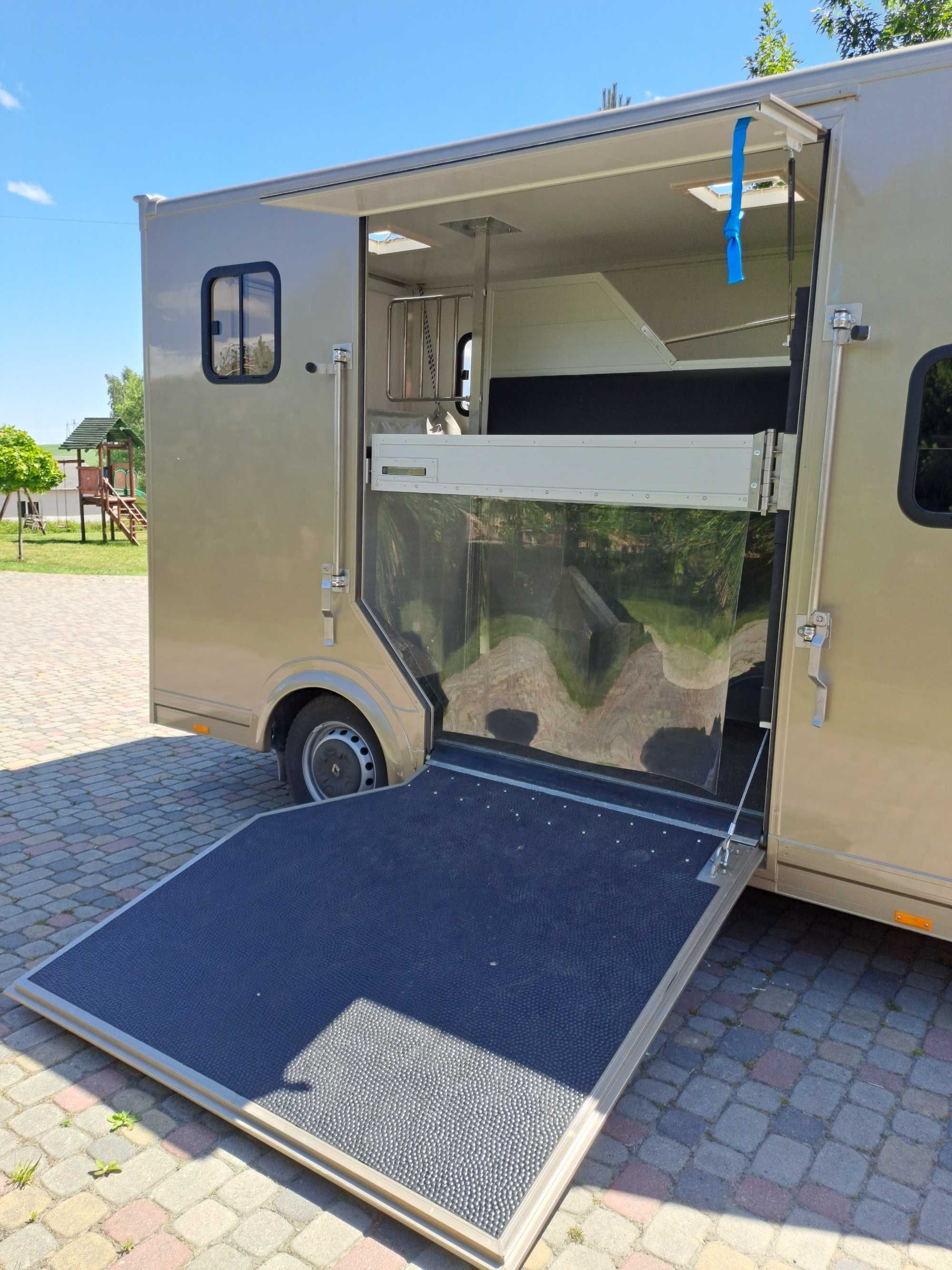 Renault Master nowa zabudowa - koniowóz - gwarancja