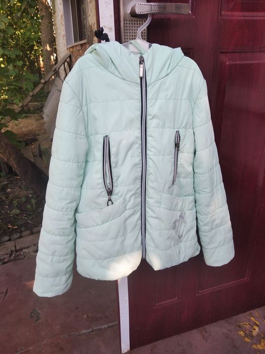 Курточка мятного цвета и жилетка двухсторонняя