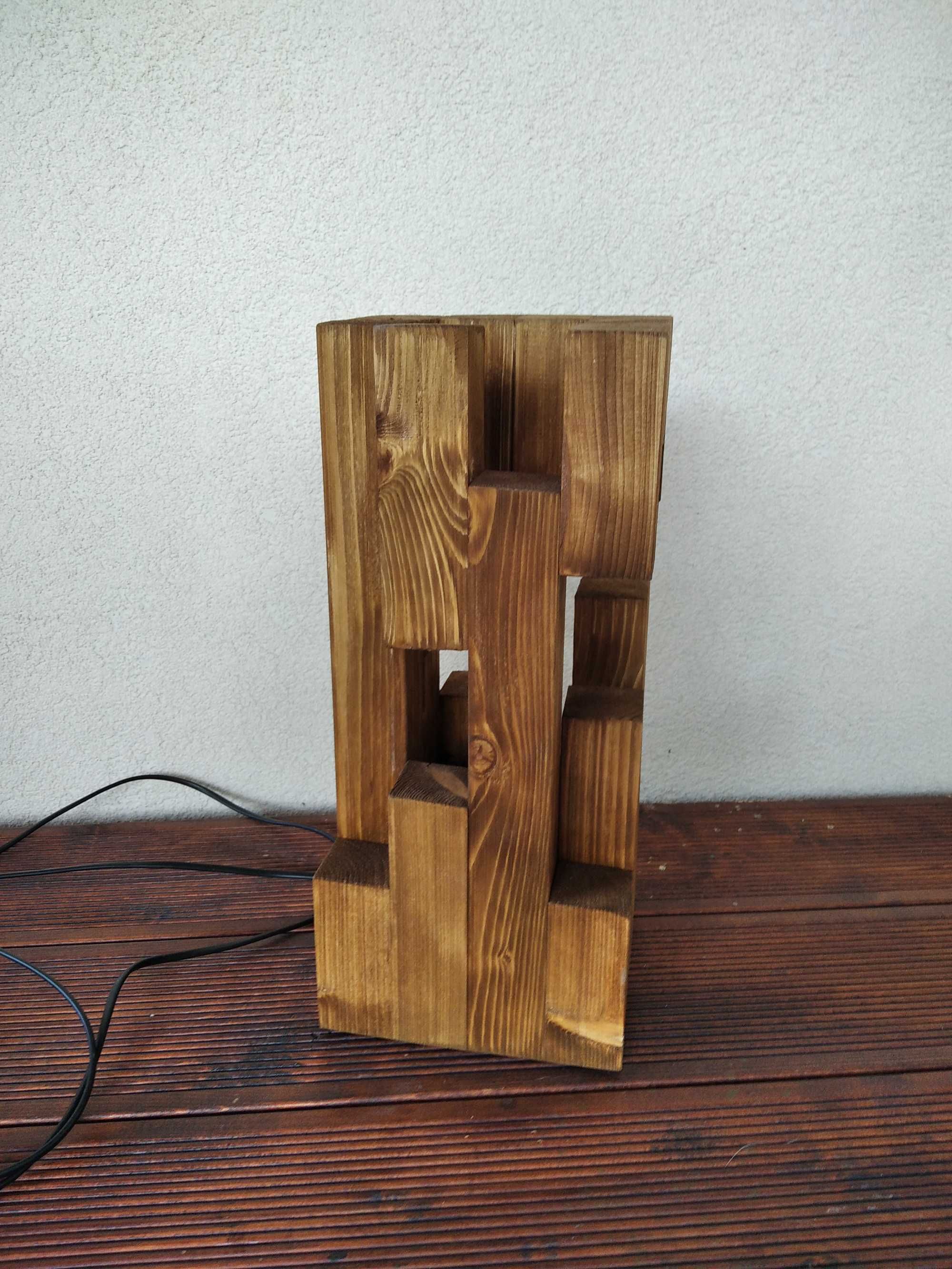 Lampka z drewna kolor dąb wys. 36 cm
