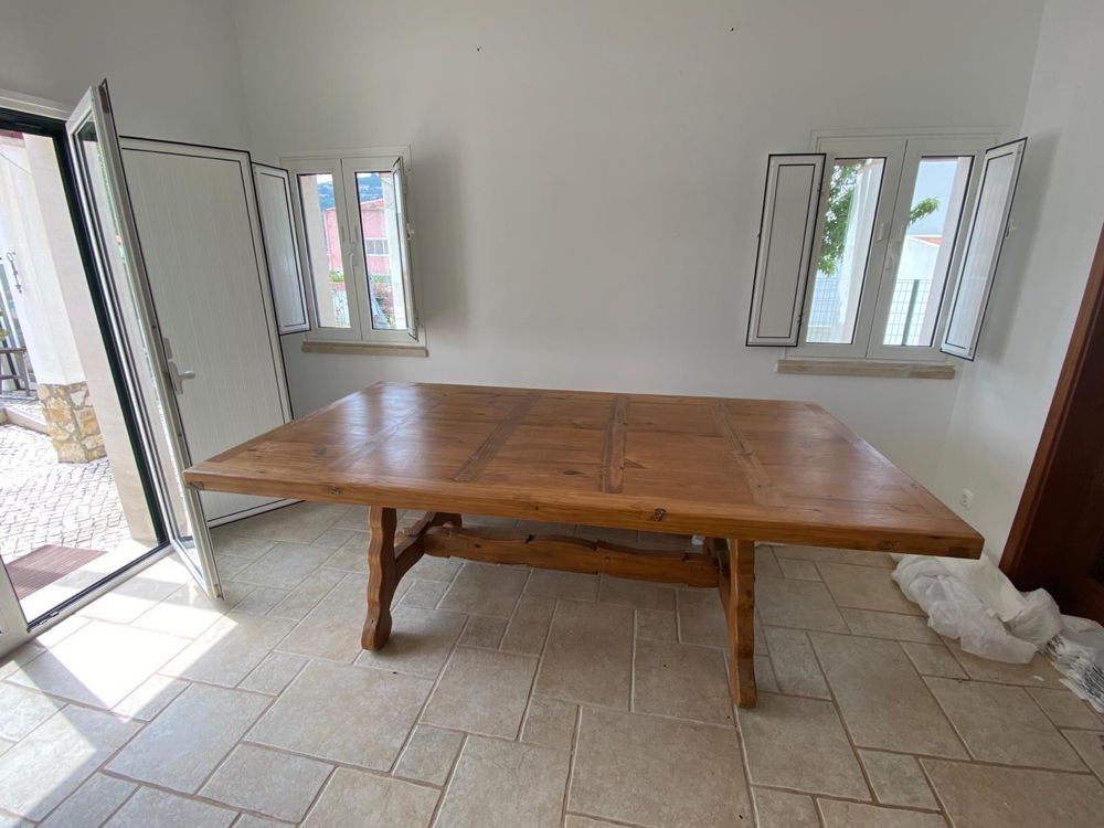 Mesa de jantar e conjunto