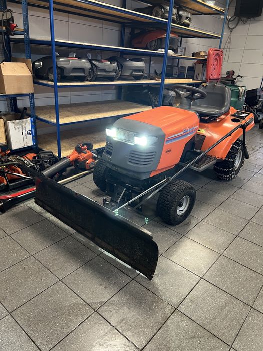 Traktorek ogrodowy Husqvarna CT135 – tylko do odśnieżania!