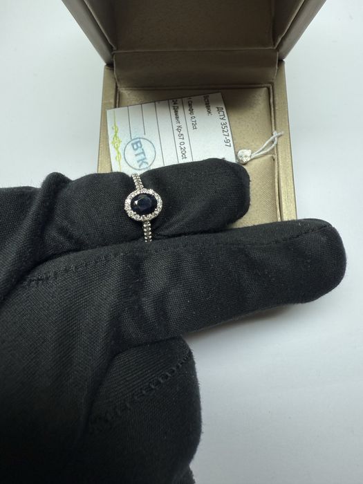 Кольцо 750 проба сапфир Цейлон 0.72 ct, природные бриллианты 0.20 ct