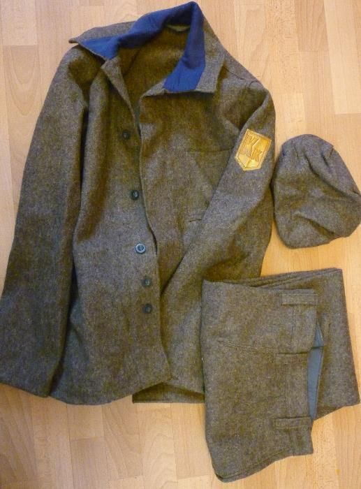 Костюм (куртка и штаны) суконный для аккумуляторщика или сварщика
