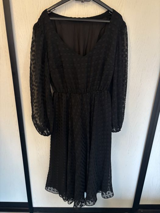 Czarna sukienka woalkowa tiul elegancka rozkloszowana karnawal bal