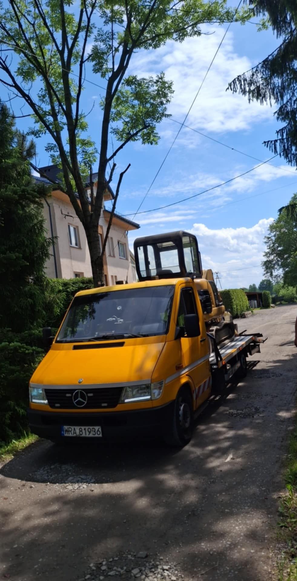 AUTOLAWETA – TRANSPORT SAMOCHODÓW 24/7 

Szybko, bezpiecznie i w