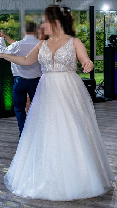 Suknia ślubna plus size r. 44/46