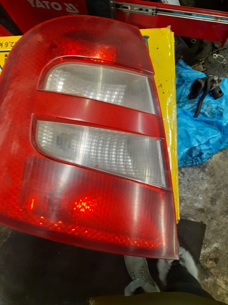 Lampa lewy tył skoda Fabia hb