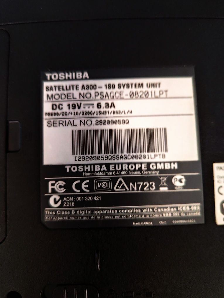 Portátil Toshiba Satellite A300-1S9 (Core2Duo P8600/4GB RAM/320GB HDD)