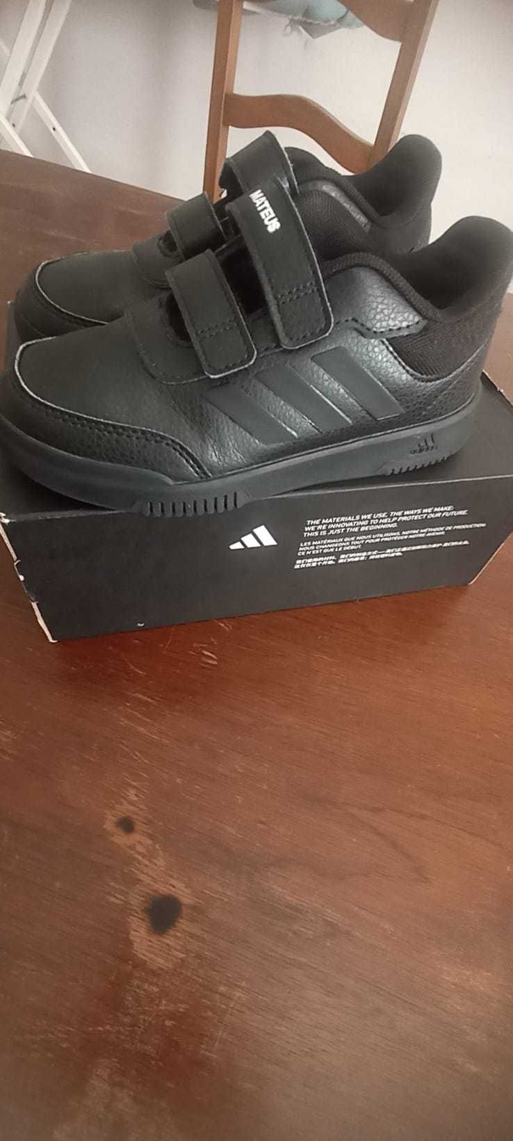 Vendo Sapatilhas Adidas Personalizadas nº 33