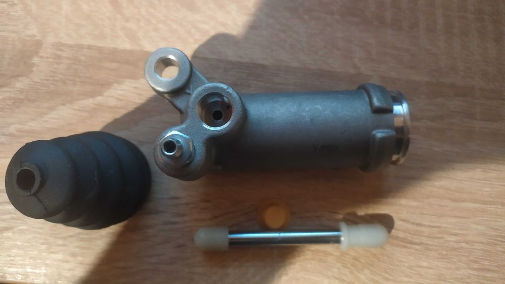 Продам Робочий циліндр AUDI 100