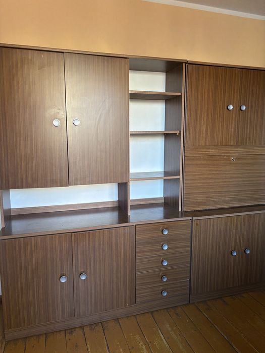 Komplet mebli na ścianę