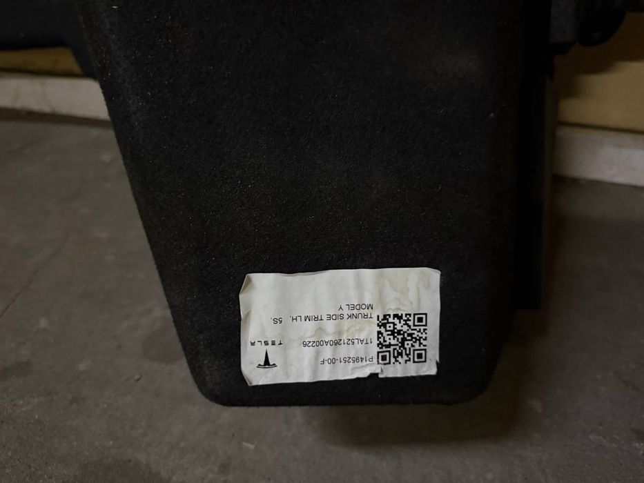 Карманы багажника Tesla Model Y. Кармани ляды Model Y