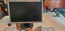 Vendo Monitor VGA Samsung 19'', modelo 923NW. Com cabos incluídos.
