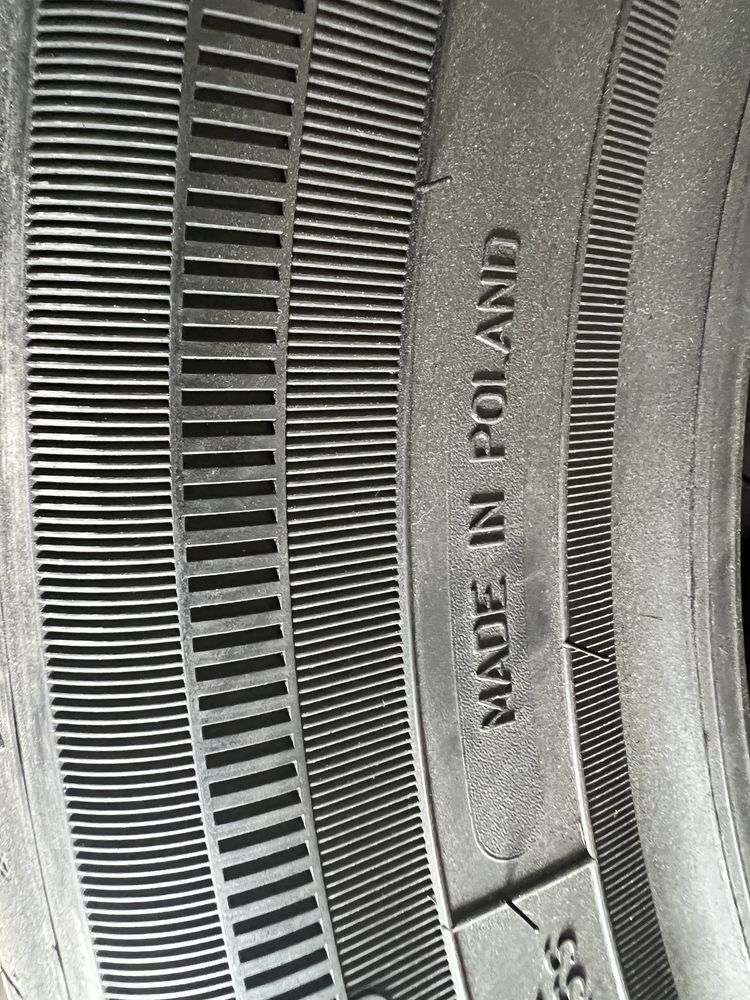 215/55/17 Goodyear Efficient Grip Perfomance 4шт новые