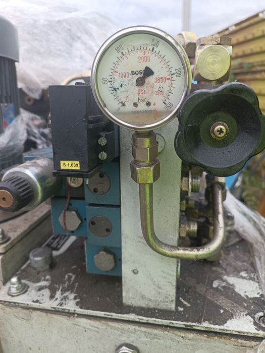 Гидростанція насос гидравлический
Масло станція REXROTH CYMAX