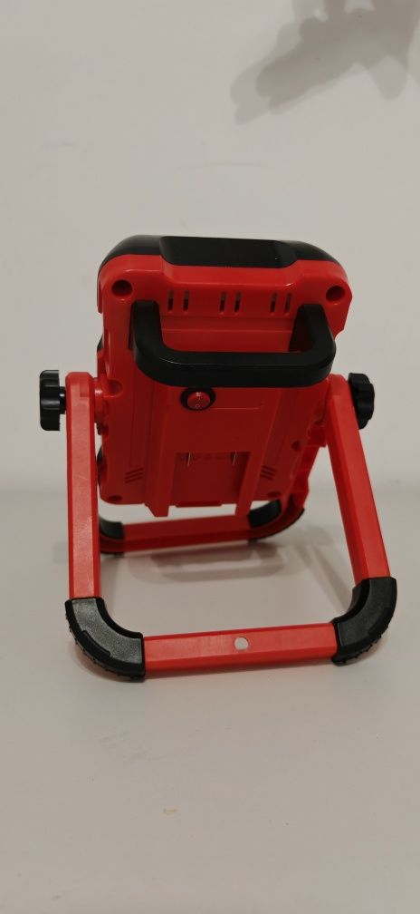 Lampa akumulatorowa Ferm