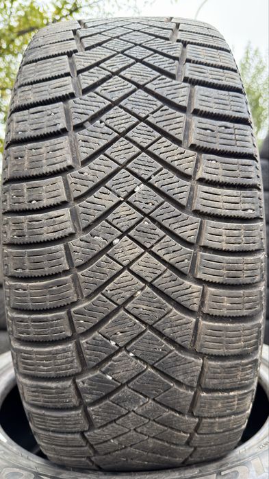245/45/18 Pirelli Ice Zero FR