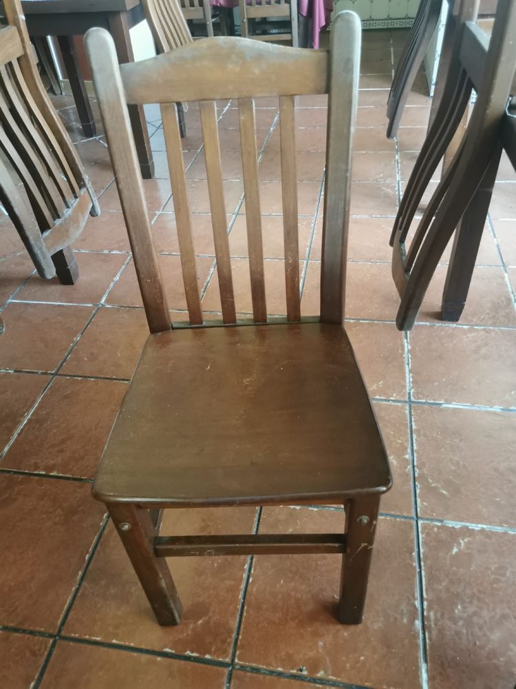 Mesas e cadeiras para restourante . 1,800€