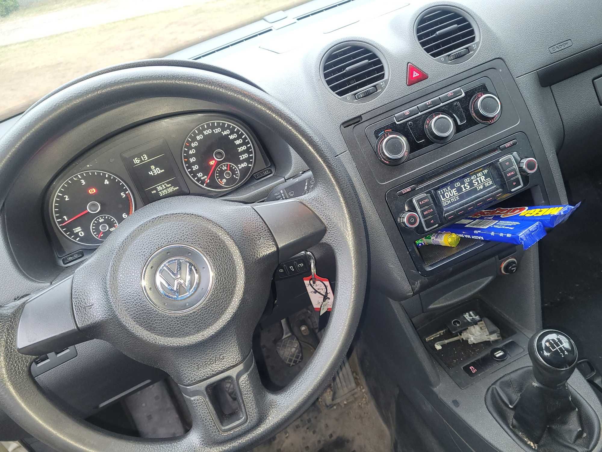 VW Caddy max sprowadzony 1,6 tdi.