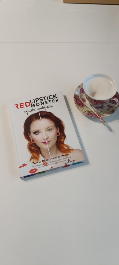 Tajniki makijażu Red Lipstick Monster