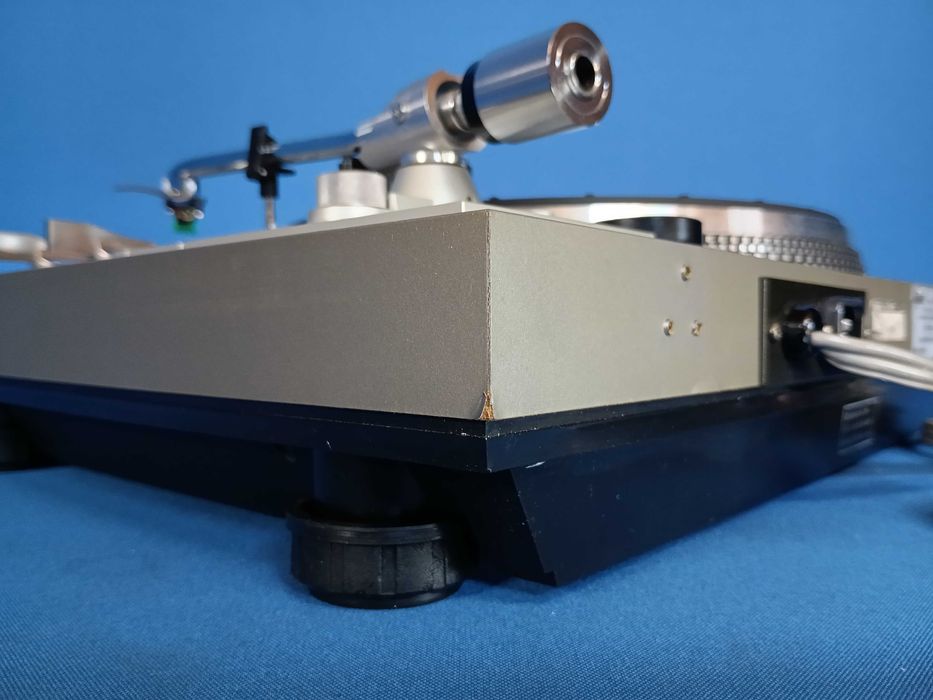 gira-discos AKAI AP-206C