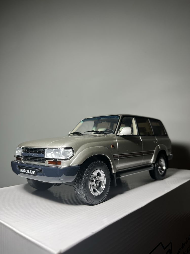 Toyota Land Cruiser | 1:18