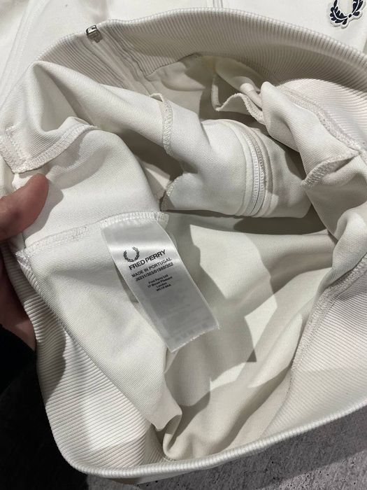 Олимпийка Fred Perry с лампасами