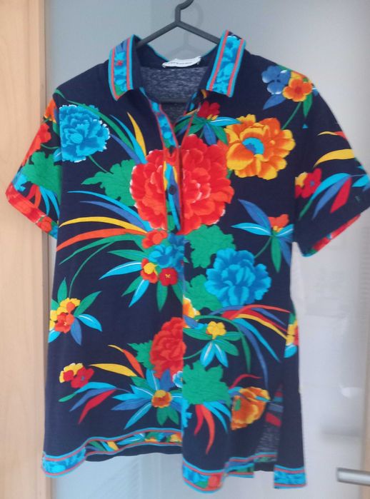 Polo de algodão florido e colorido