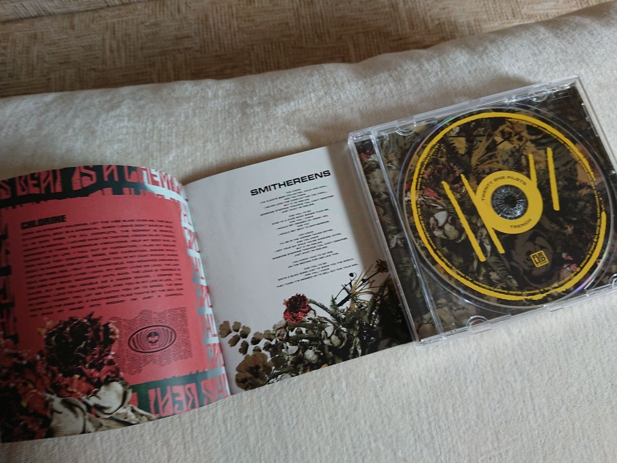 Twenty One Pilots колекція дисків. Blurryface, Trench, Scaled and Icy