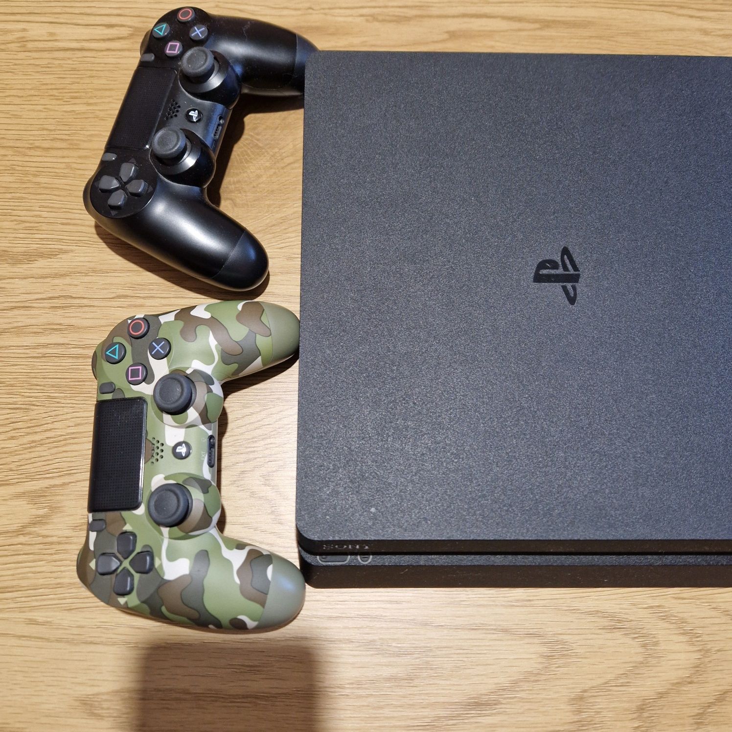 Sony Playstation 4+4джойстика