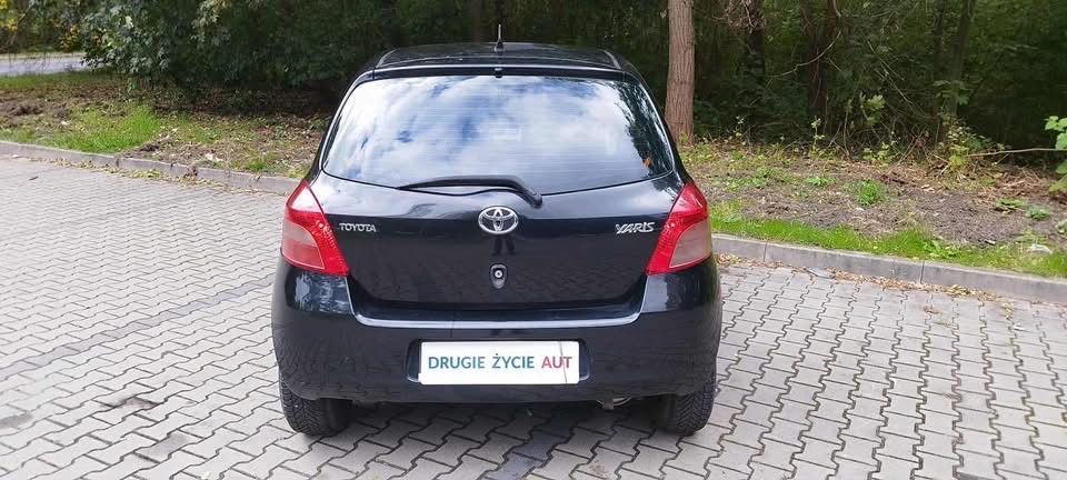 Toyota yaris 1.0 benzyna tani ekonomiczny woz dostawa zamiana skup aut