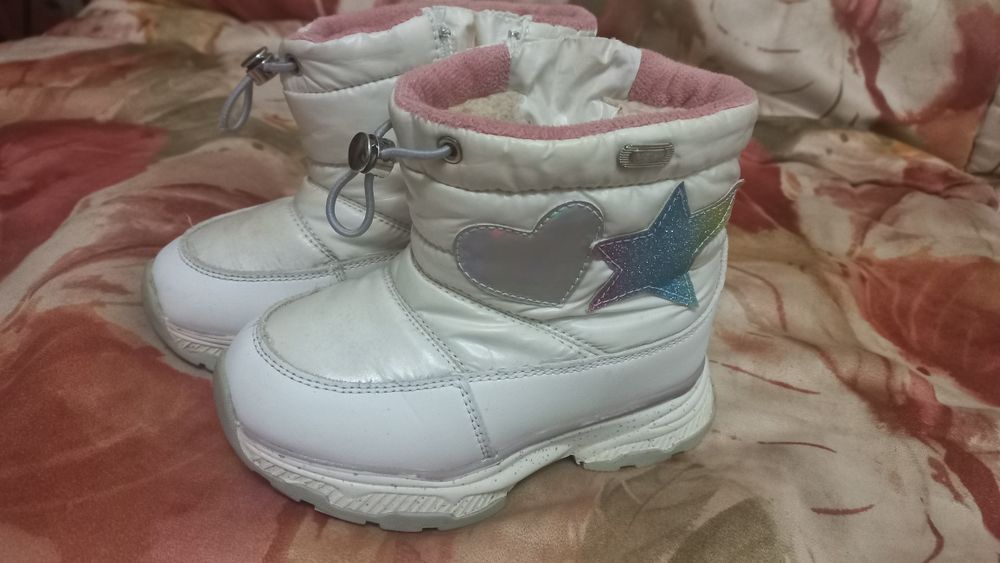 Сапожки, ботинки,дутики,сніготопи  для дівчинки