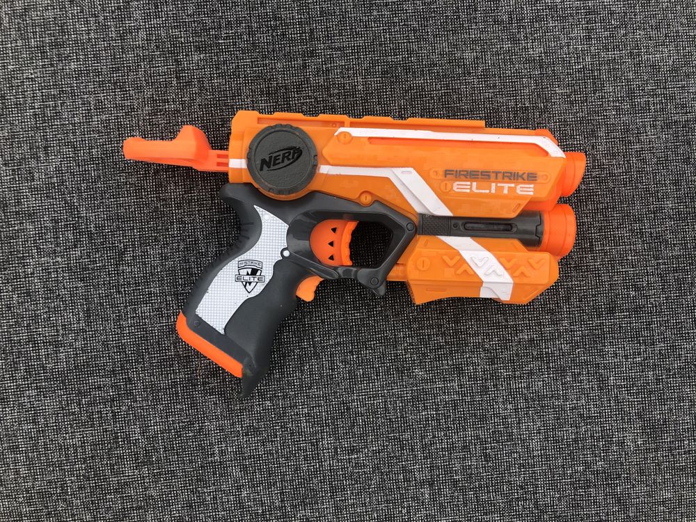 Nerf firestrike (niebieski i/lub pomaranczowy)